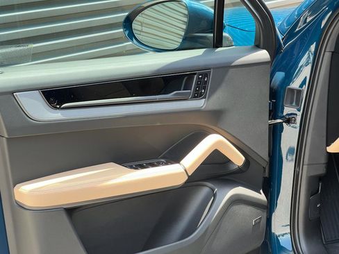 New 2025 Porsche Cayenne image 16