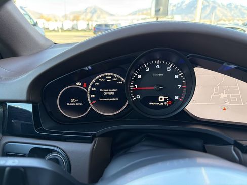 Used 2021 Porsche Cayenne Coupe image 33