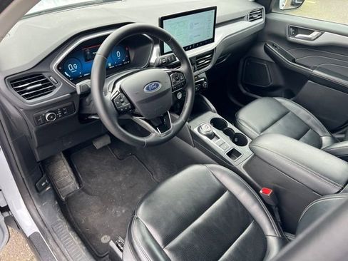 Used 2025 Ford Escape Platinum image 15