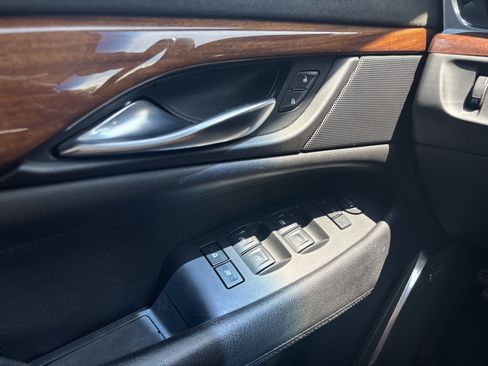 Used 2016 Cadillac Escalade ESV Luxury AWD/4WD image 30