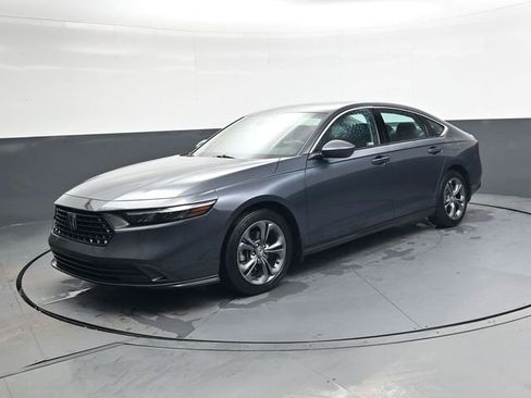Used 2023 Honda Accord EX image 9