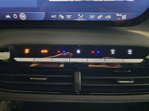 Certified 2025 Buick Enclave Preferred image 30