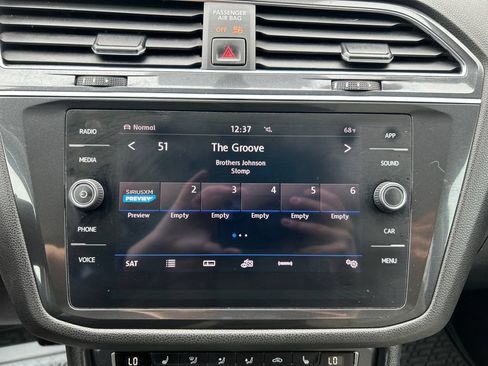 Used 2019 Volkswagen Tiguan SE w/ Panoramic Sunroof Package AWD/4WD image 27