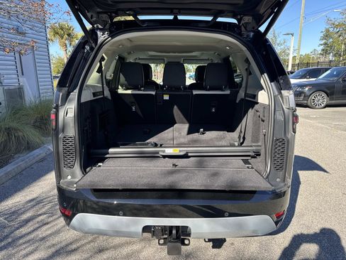 New 2026 Land Rover Discovery Limited Edition image 11