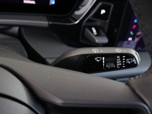 New 2025 Porsche Macan 4S Electric image 35