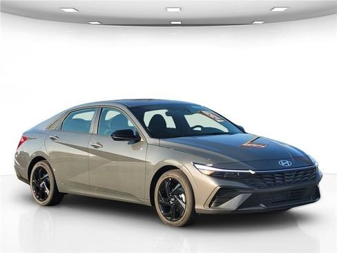 New 2026 Hyundai Elantra Sport FWD image 8