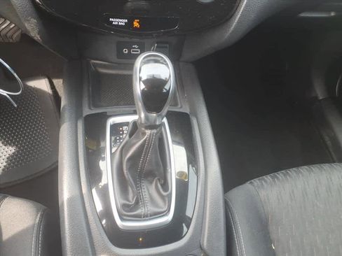 Used 2018 Nissan Rogue S image 12