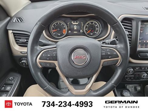 Used 2015 Jeep Cherokee Latitude w/ Comfort/Convenience Group image 24