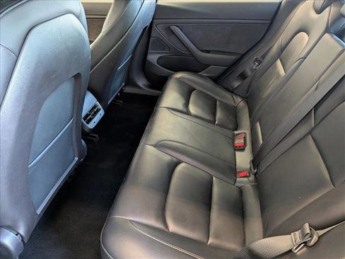 Used 2020 Tesla Model 3 Standard Range Plus RWD image 19