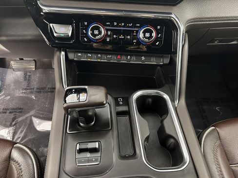 Used 2025 GMC Sierra 1500 Denali AWD/4WD image 21