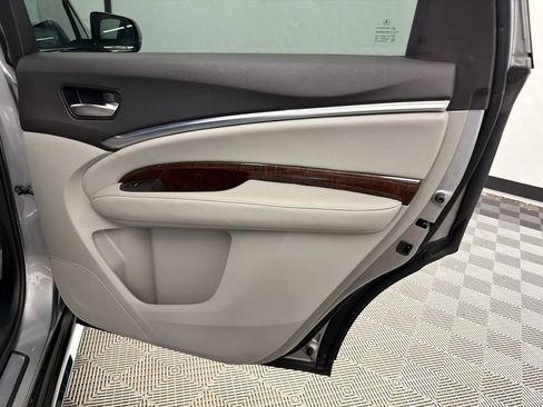 Used 2020 Acura MDX FWD image 18