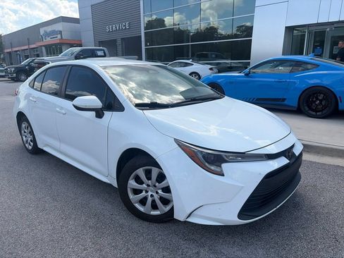 Used 2024 Toyota Corolla LE FWD image 1