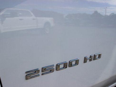 Used 2024 Chevrolet Silverado 2500 LT w/ Convenience Package AWD/4WD image 2