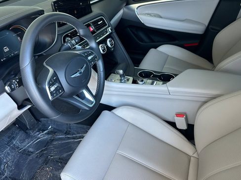 Used 2023 Genesis G70 2.0T RWD image 13