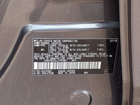 Used 2018 Toyota RAV4 LE FWD image 13