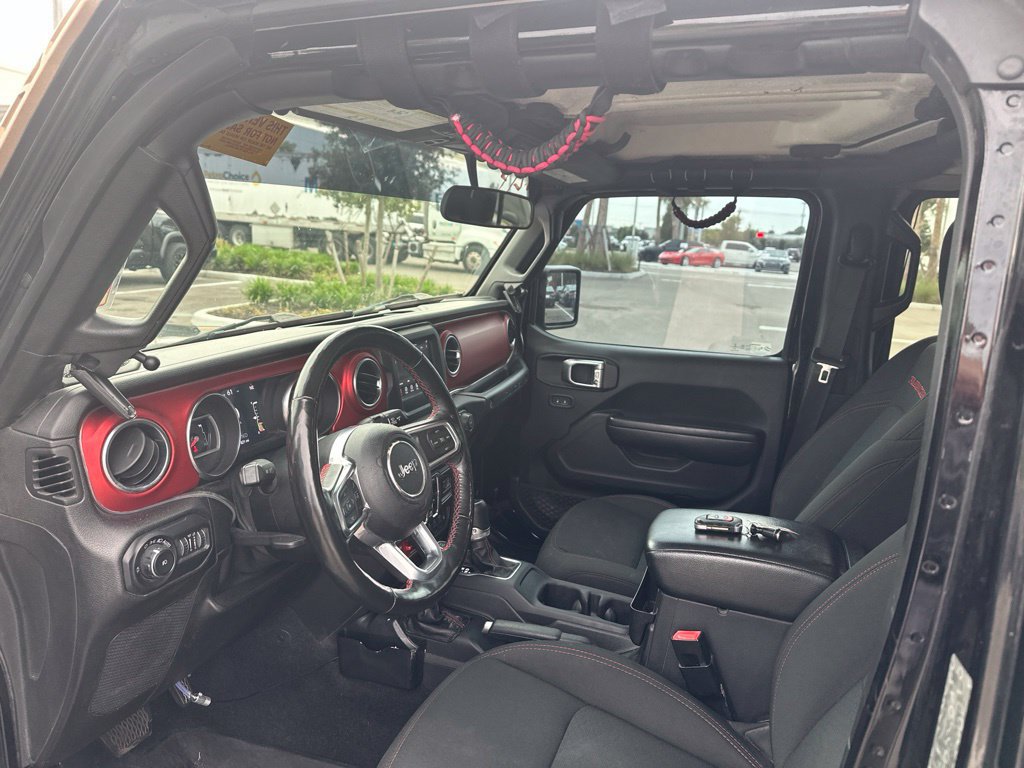 Used 2021 Jeep Wrangler Unlimited Rubicon w/ Cold Weather Group AWD/4WD image 9