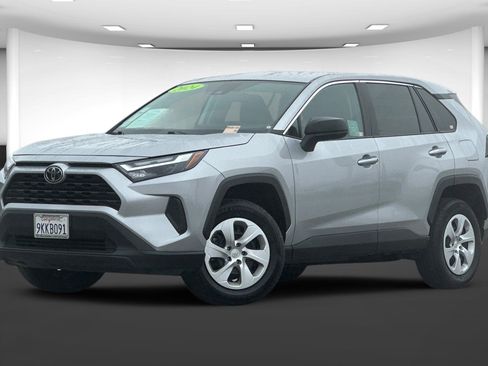 Used 2024 Toyota RAV4 LE image 2