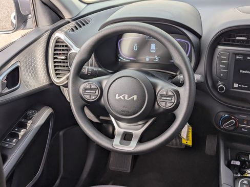 Certified 2025 Kia Soul S image 13