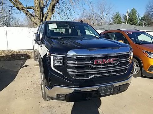 Certified 2025 GMC Sierra 1500 SLT image 7