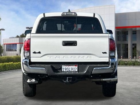 Certified 2019 Toyota Tacoma SR5 AWD/4WD image 5
