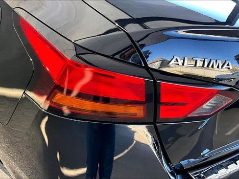 Certified 2023 Nissan Altima 2.5 SV image 28