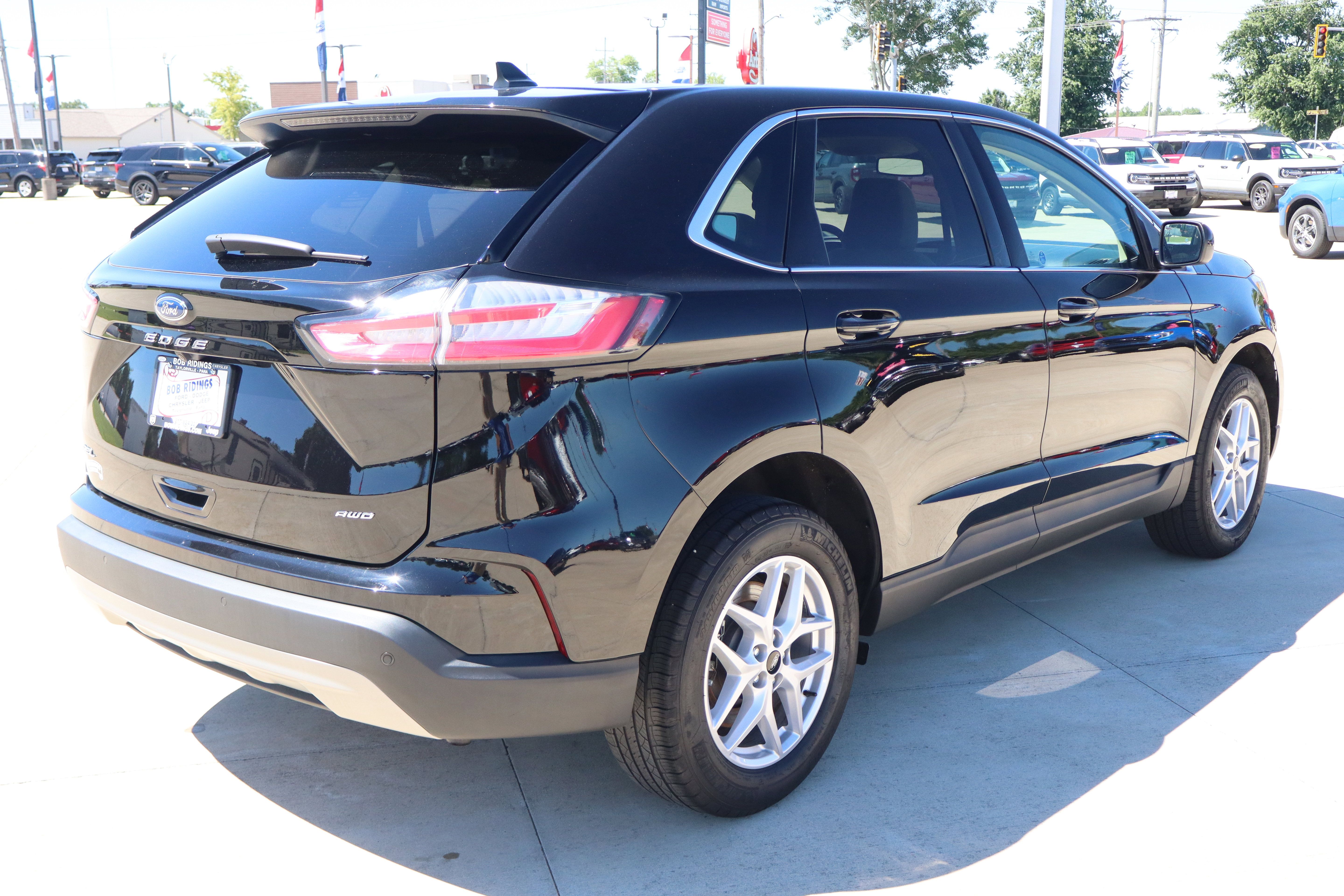 Used 2024 Ford Edge SEL w/ Convenience Package AWD/4WD image 6