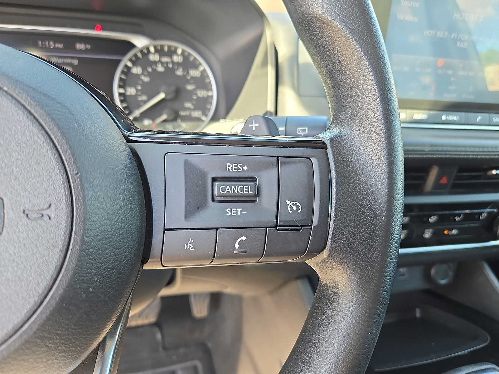 Used 2021 Nissan Rogue S AWD/4WD image 21