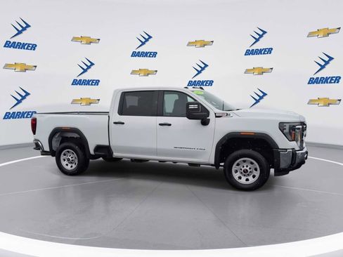 Used 2024 GMC Sierra 2500 Pro w/ Convenience Package image 2