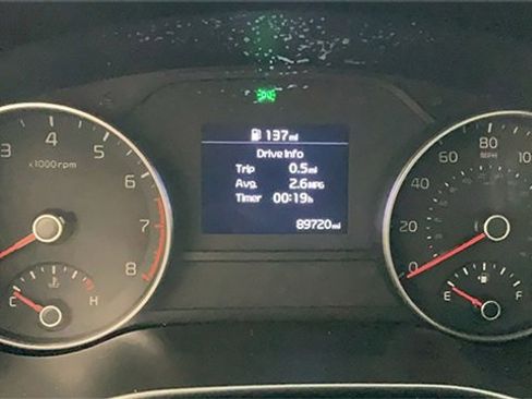 Used 2021 Kia Sportage LX image 2