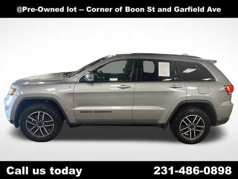 Used 2020 Jeep Grand Cherokee Trailhawk AWD/4WD image 2