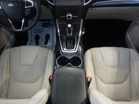 Used 2018 Ford Edge Titanium w/ Equipment Group 301A FWD image 34