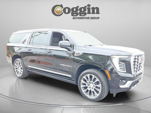 New 2026 GMC Yukon XL Denali w/ Denali Reserve Package AWD/4WD image 7
