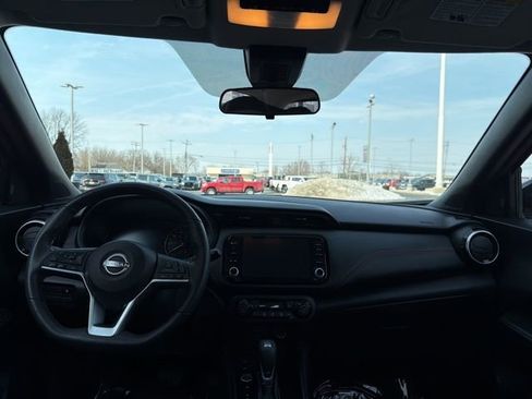 Used 2023 Nissan Kicks SR w/ SR Premium Package image 13