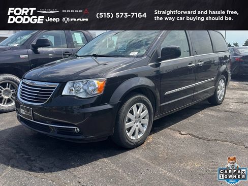 Used 2014 Chrysler Town & Country Touring w/ Driver Convenience Group FWD image 1