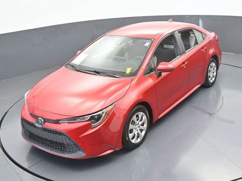 Used 2020 Toyota Corolla LE image 41
