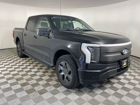 Used 2024 Ford F150 Lightning Flash image 18