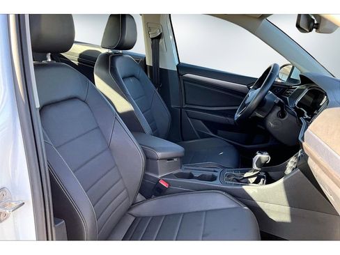 Used 2023 Volkswagen Jetta SE image 28