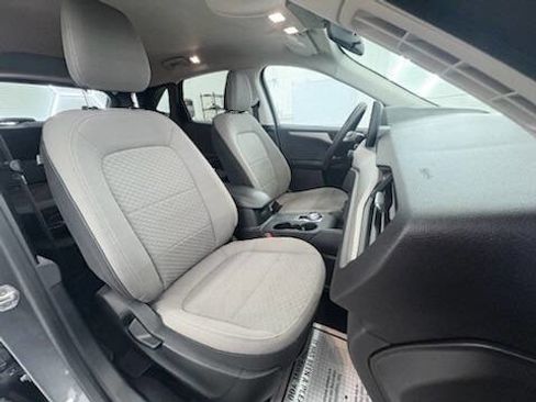 Used 2022 Ford Escape SE image 10