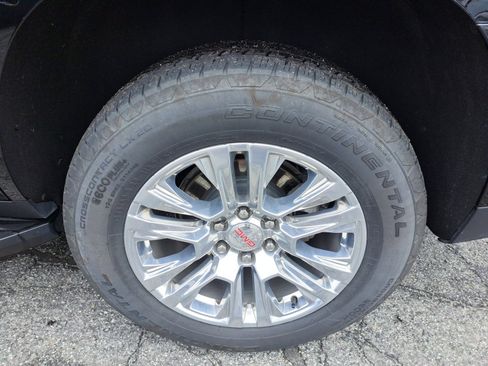 Used 2025 GMC Yukon Denali AWD/4WD image 19
