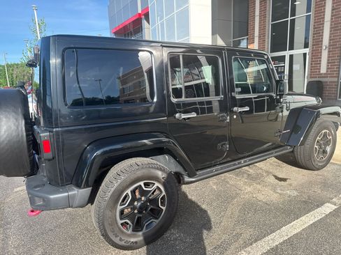 Used 2015 Jeep Wrangler Unlimited Rubicon AWD/4WD image 4