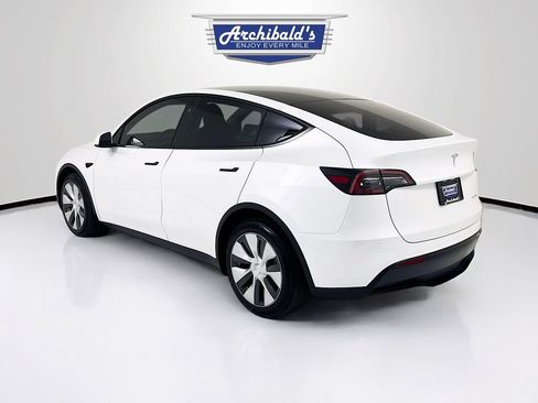 Used 2024 Tesla Model Y Long Range AWD/4WD image 5
