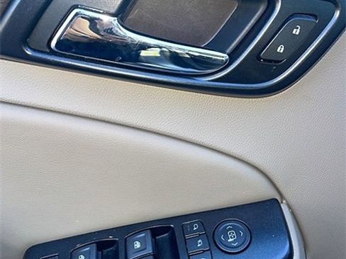 Used 2019 GMC Yukon XL SLT w/ Open Road Package image 7