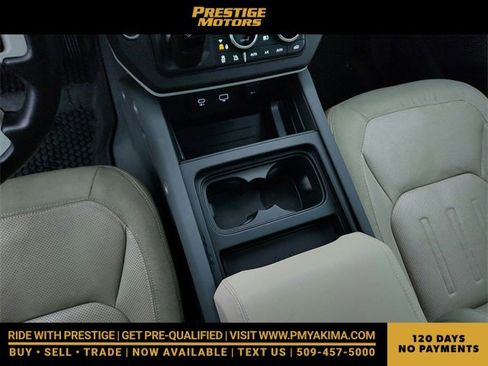 Used 2020 Land Rover Defender 110 SE image 25