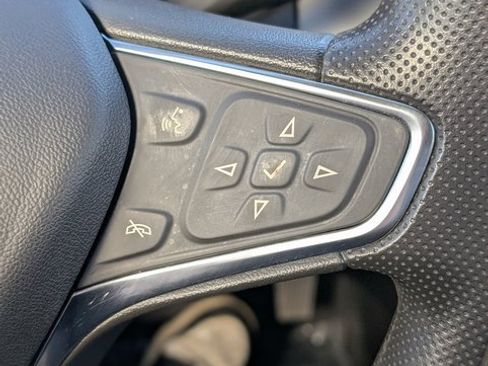 Used 2019 Chevrolet Equinox LT image 17