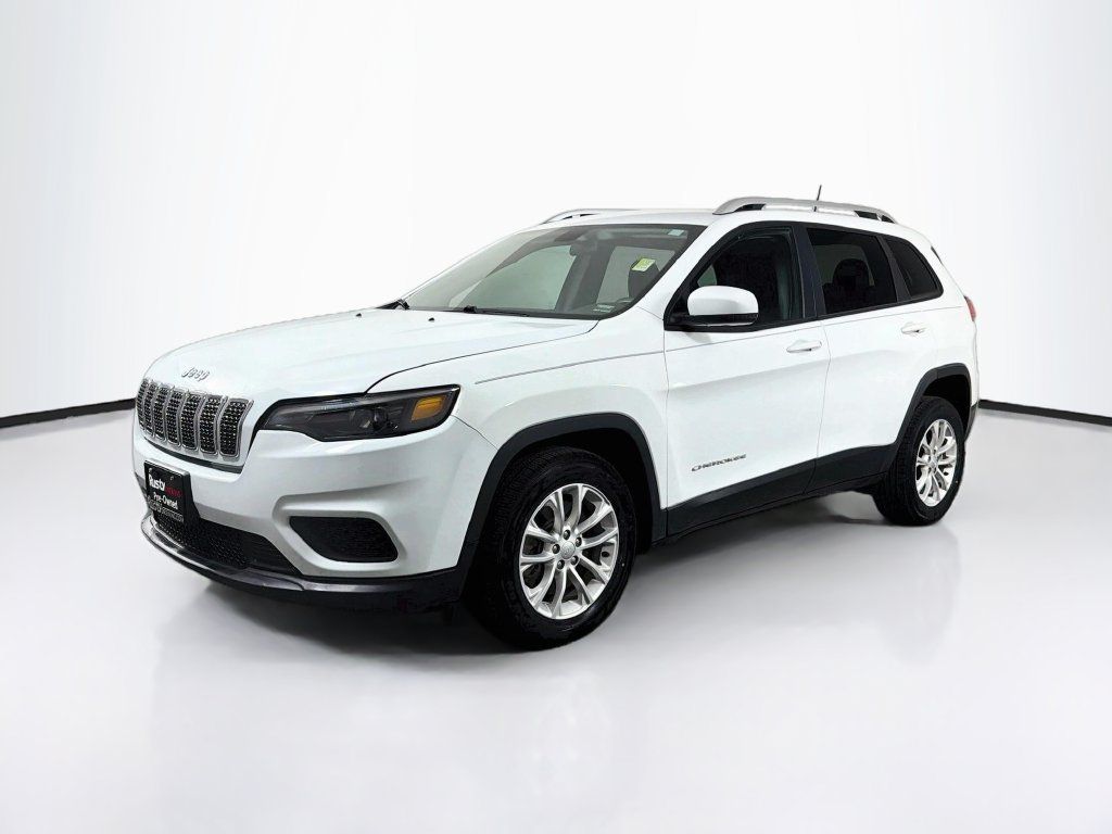 Used 2020 Jeep Cherokee Latitude w/ Cold Weather Group FWD image 3