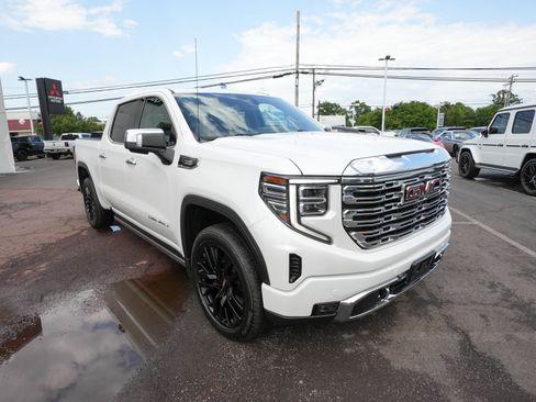 Used 2023 GMC Sierra 1500 Denali AWD/4WD image 3