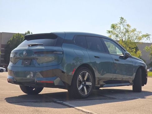 Used 2022 BMW iX xDrive50 w/ Premium Package AWD/4WD image 15