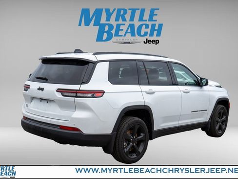 Certified 2024 Jeep Grand Cherokee L Altitude image 6