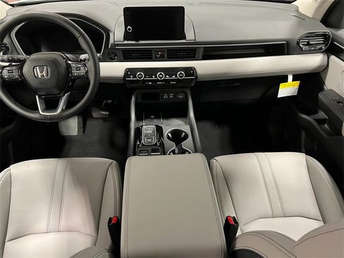New 2025 Honda Pilot Touring image 15