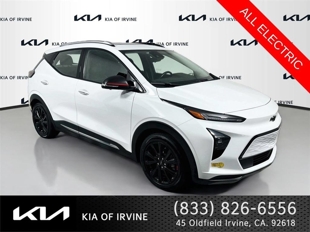 Used 2023 Chevrolet Bolt EUV Premier w/ Sun & Sound Package FWD image 1